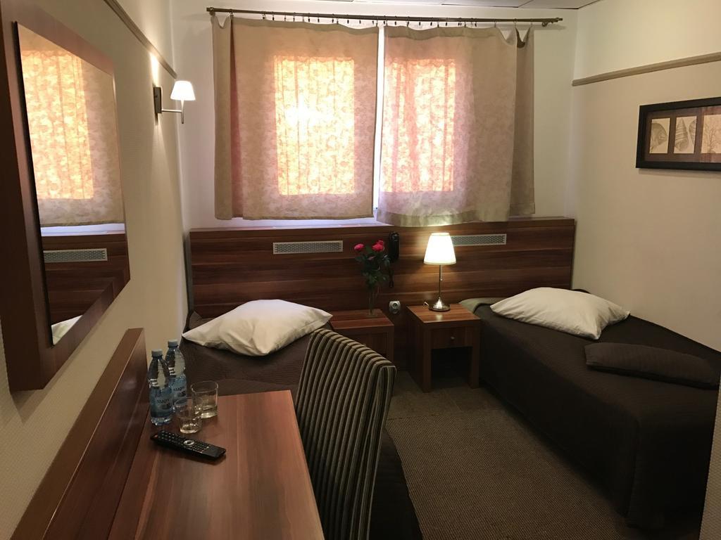 Hotel & Restauracja Glass Radom Dış mekan fotoğraf
